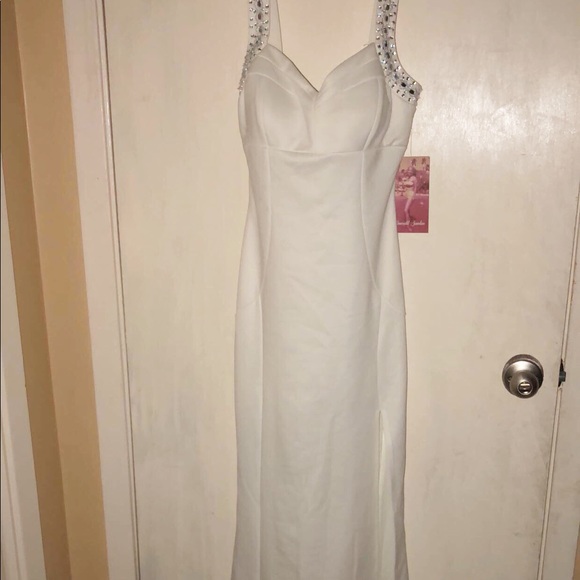 Prom dress - Picture 2 of 3